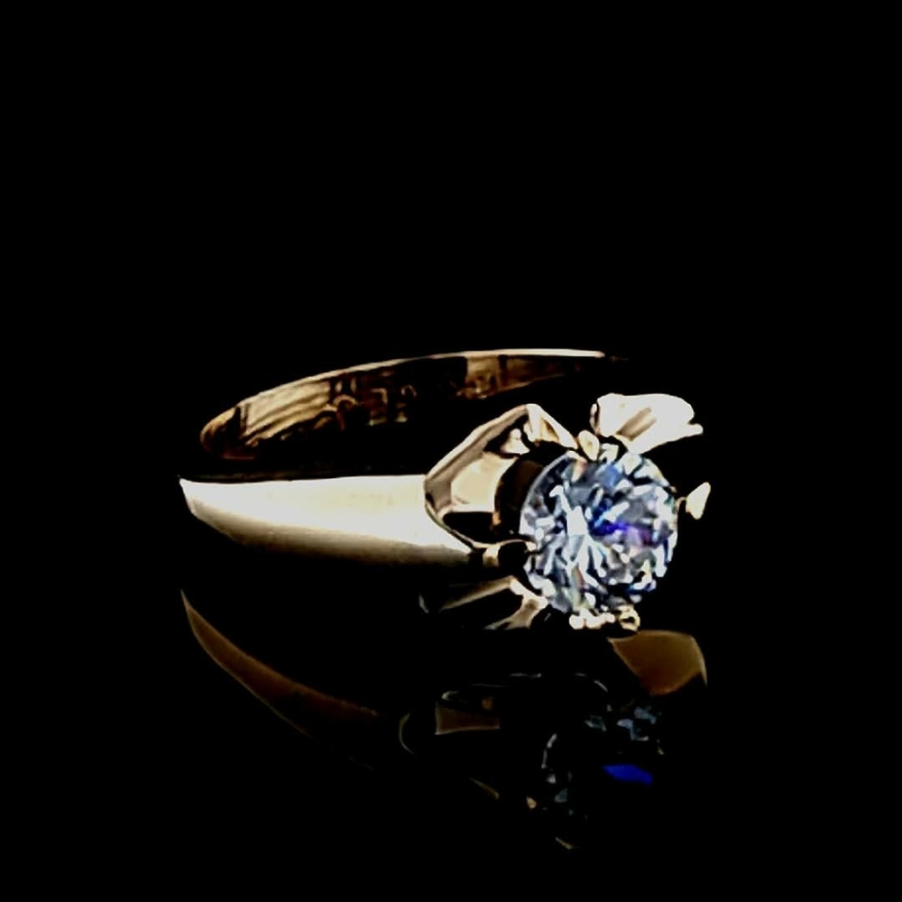 Ladies Vintage Round Cut Ring